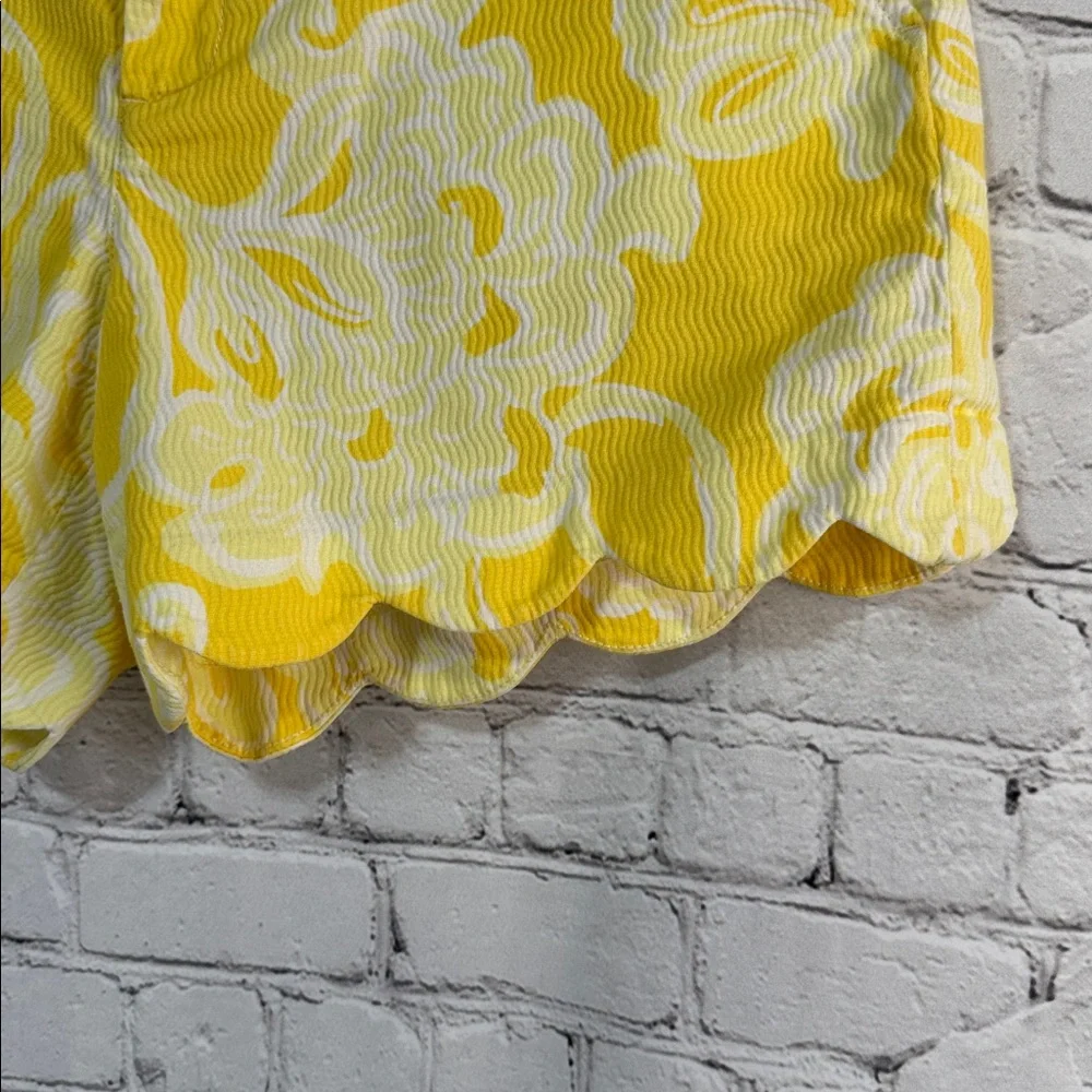 Lilly Pulitzer Yellow and White Scalloped Shorts - Picture 3 of 9